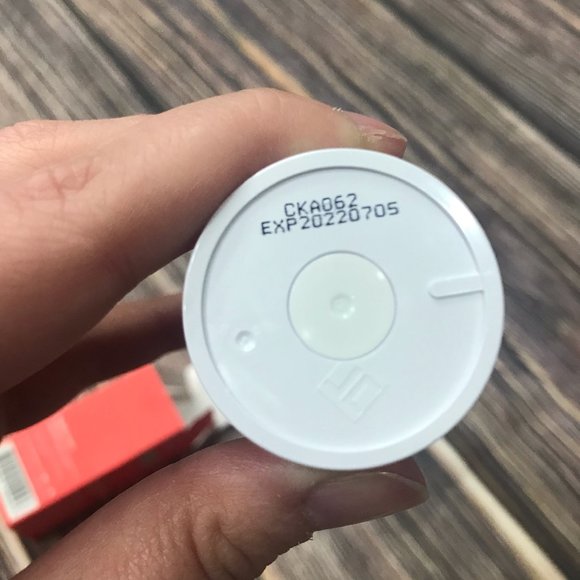 We Are Wild Solid Block Sunblock, NIB - Picture 8 of 8